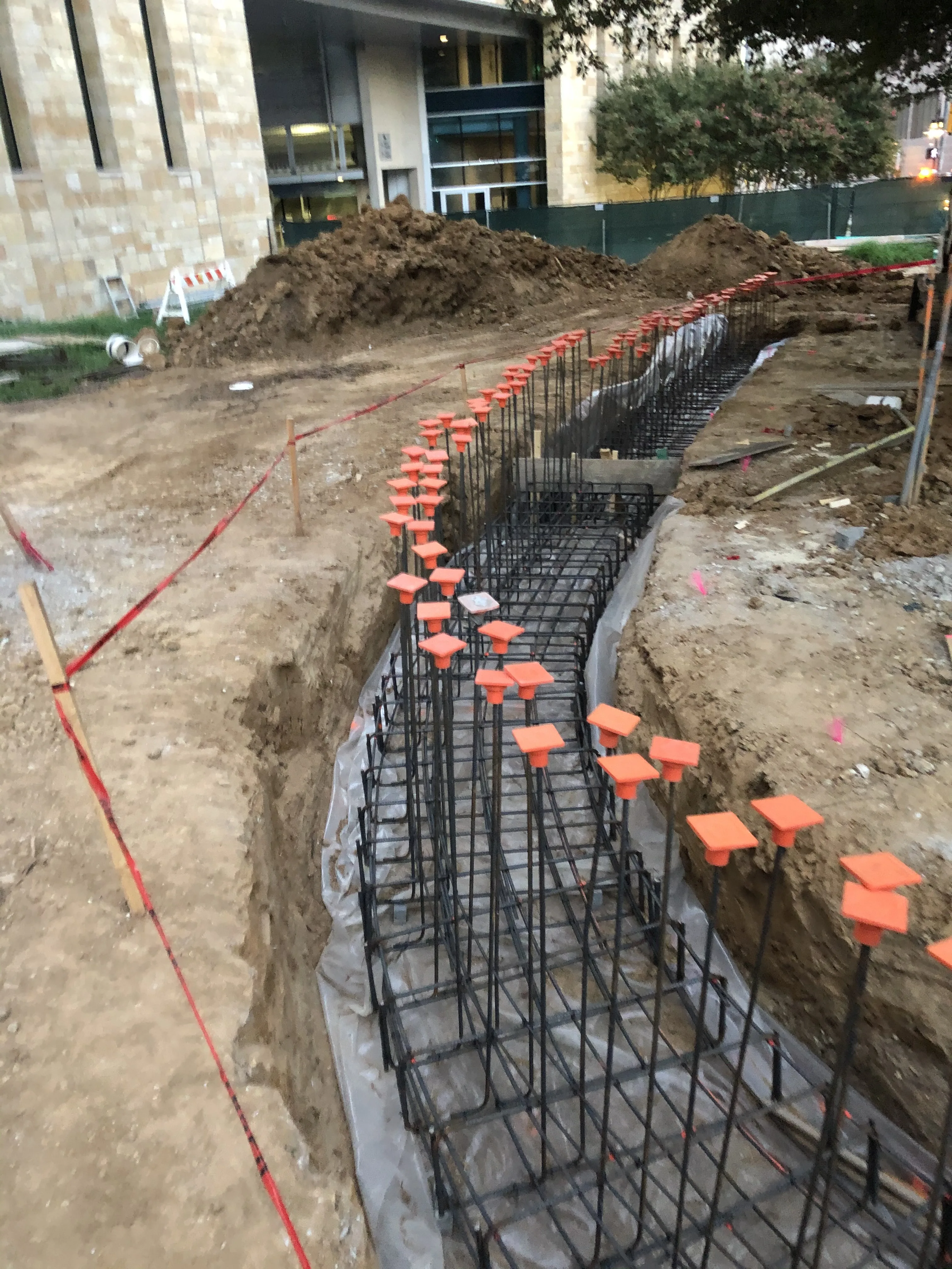 Trillium crew placing concrete on commercial project