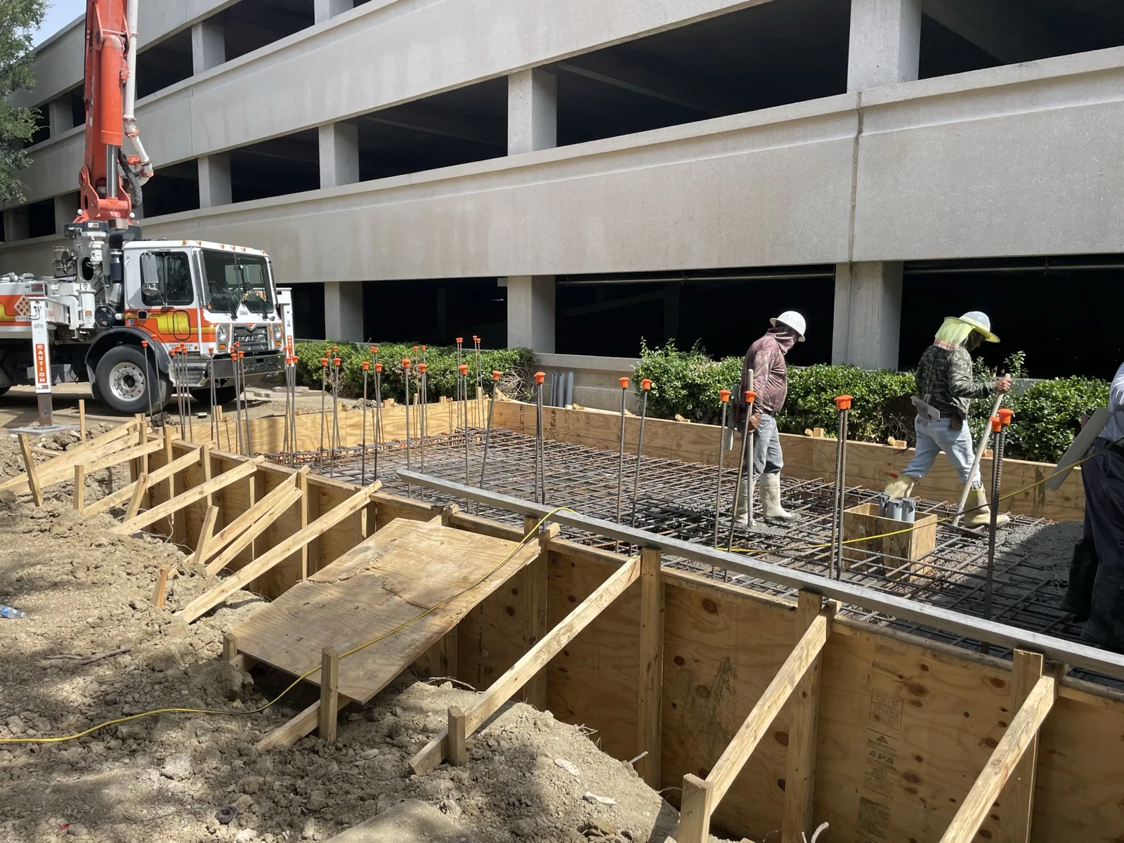 Rebar column formwork on multi-story commercial build