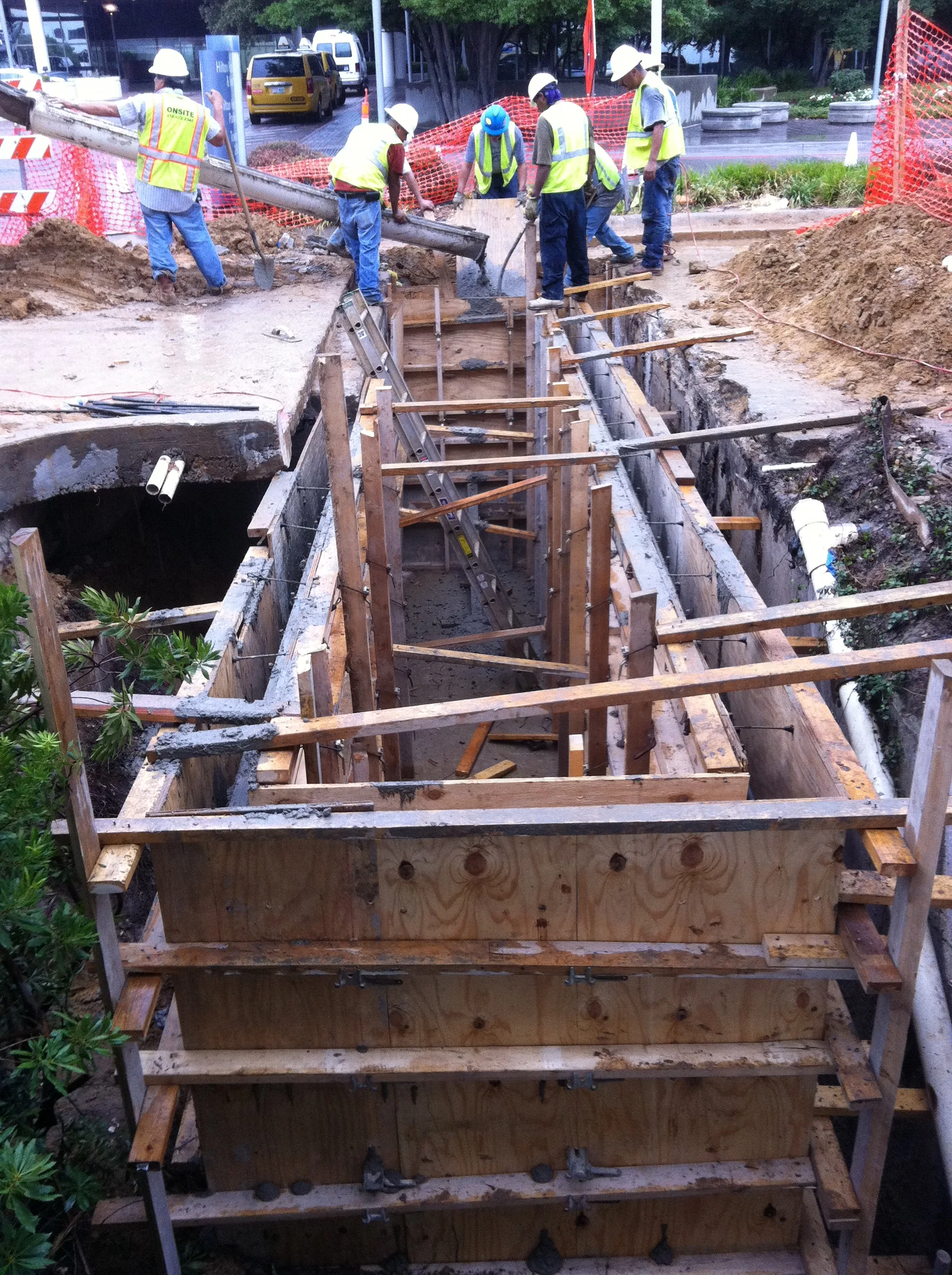 Sidewalk and site concrete work in Dallas