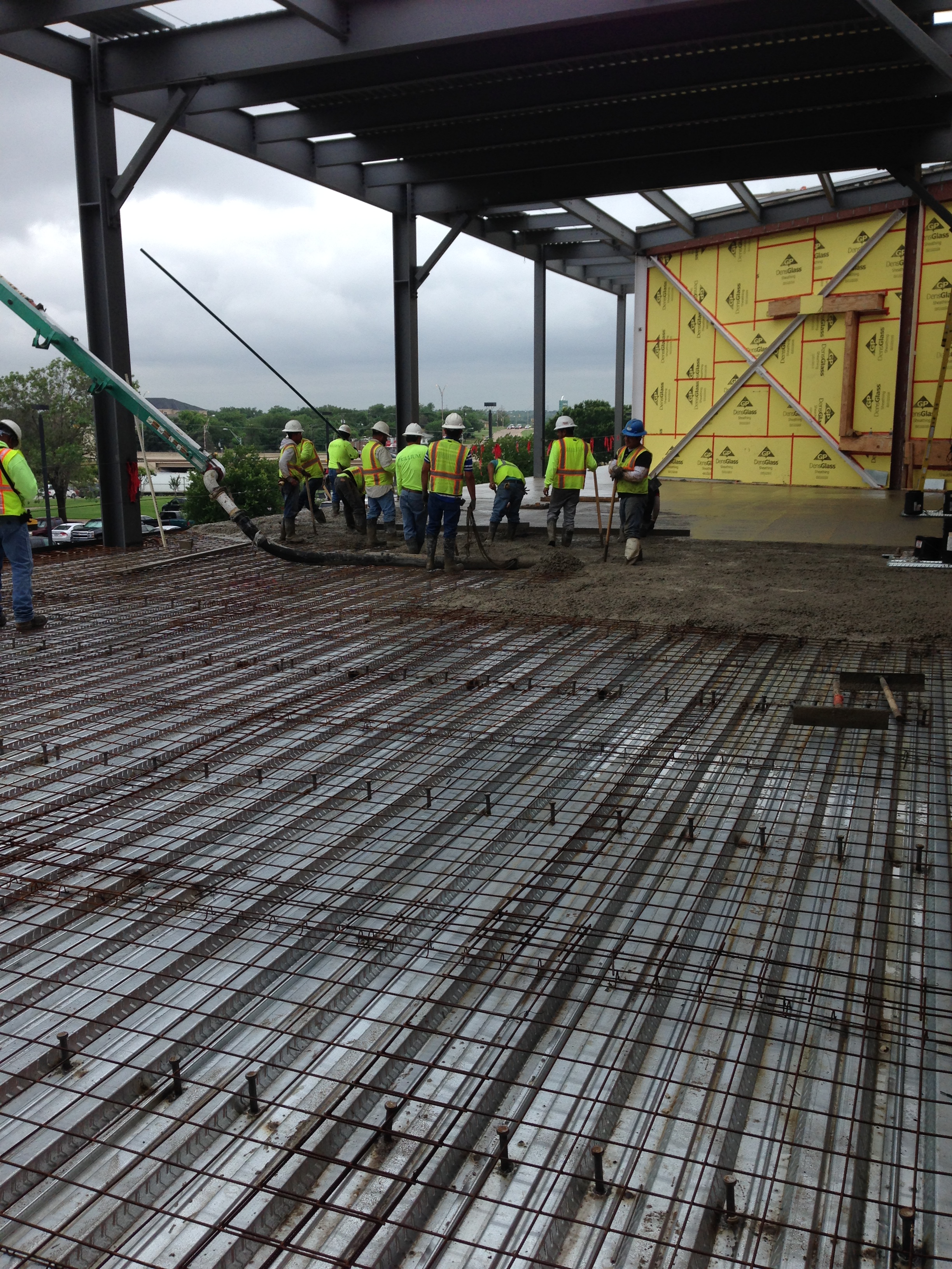 Structural concrete formwork for elevated deck